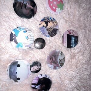 Custom pins DM on ig for more information